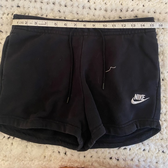 Nike black sweatshort - Picture 4 of 6